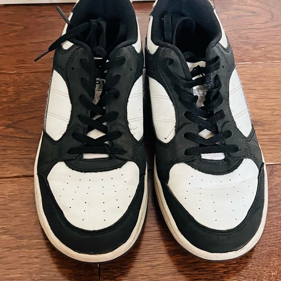 And1 Other - Boys size 7 Black and White And1 Sneakers